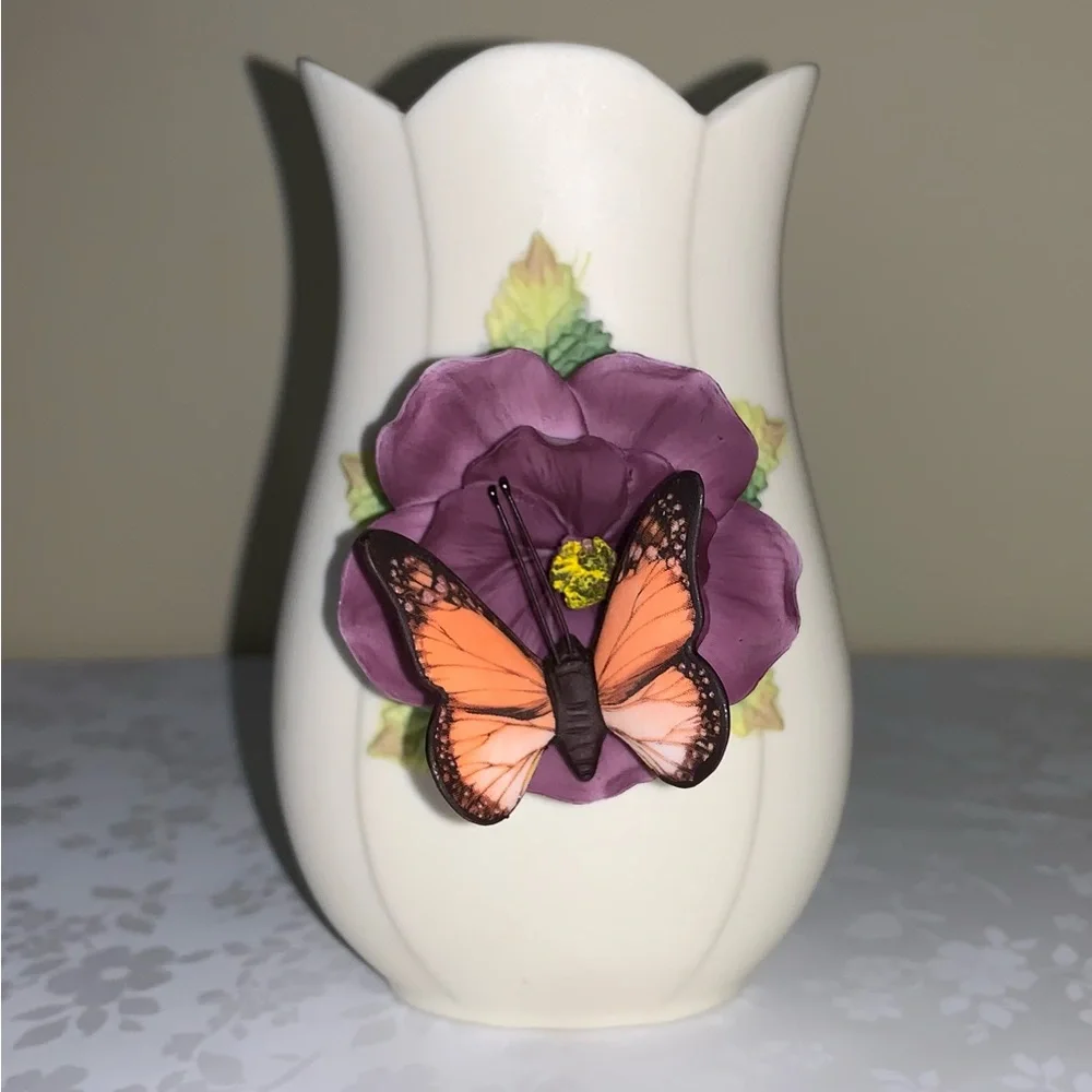 EUC 3-D Butterfly Bud Vase: Enesco Artisan-Crafted Ceramic Mini-Vase, Vintage